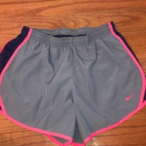 grey nike shorts